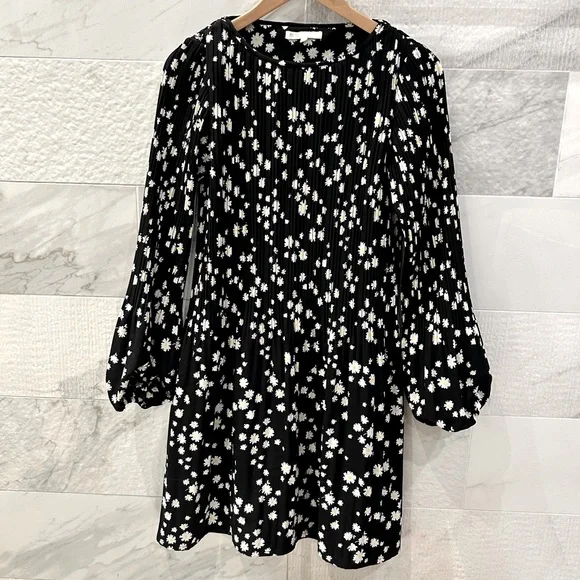 SOLD - Maje Daisy Floral Print Pleated Long Sleeve Crepe Mini
Dress - Picture 6 of 14